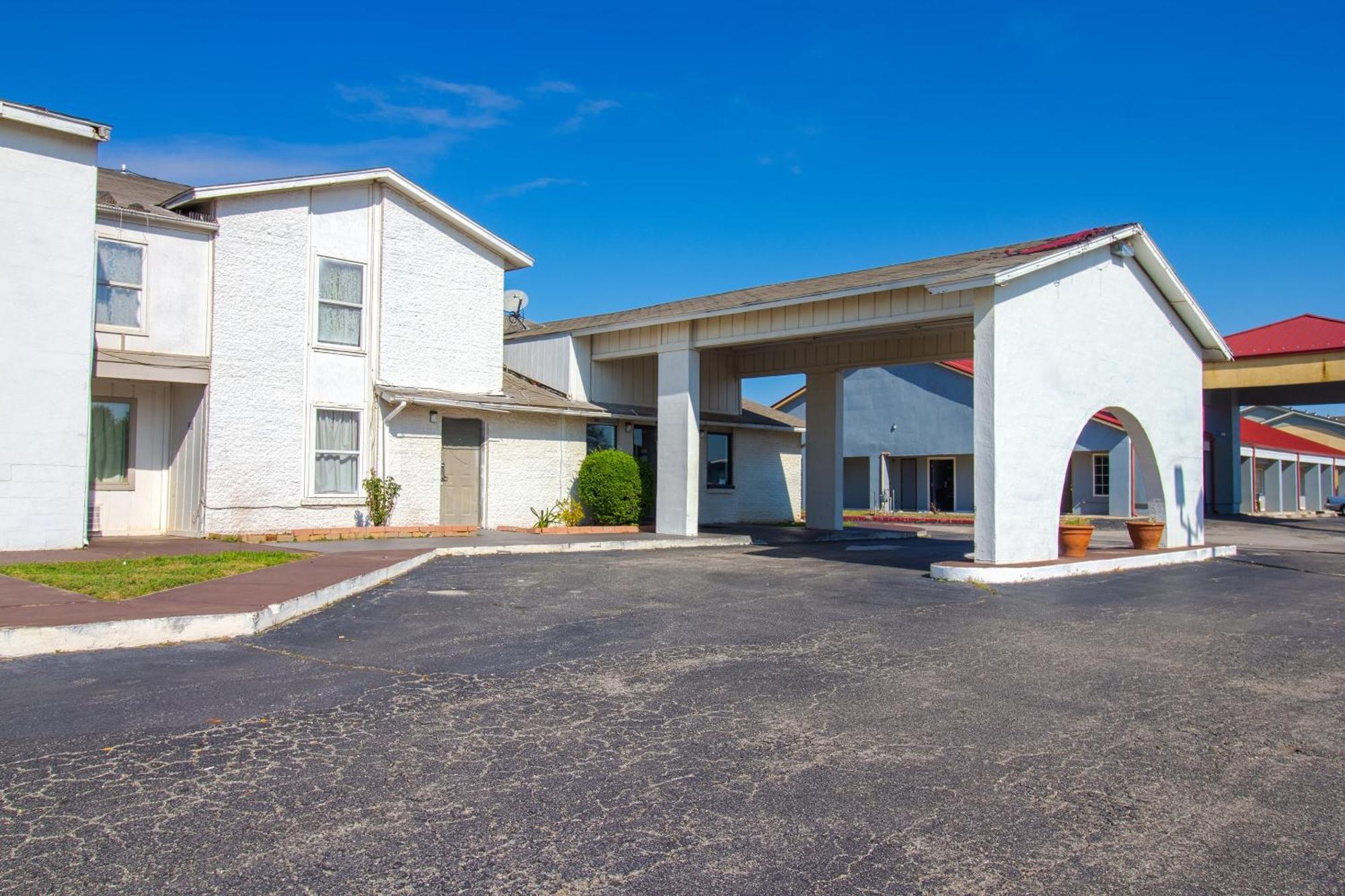 Studio Inn Extended Stay Oklahoma City Airport By Oyo ภายนอก รูปภาพ