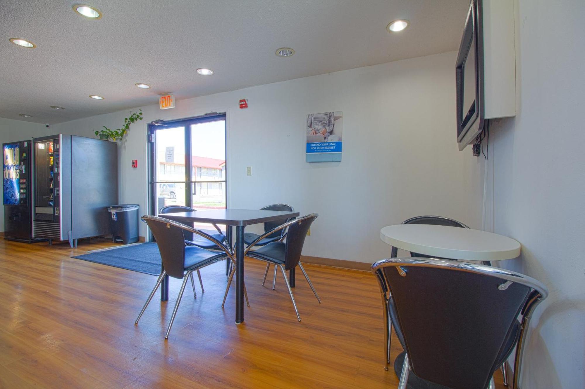 Studio Inn Extended Stay Oklahoma City Airport By Oyo ภายนอก รูปภาพ