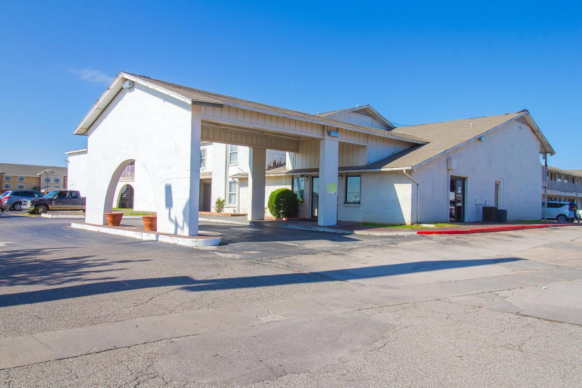 Studio Inn Extended Stay Oklahoma City Airport By Oyo ภายนอก รูปภาพ