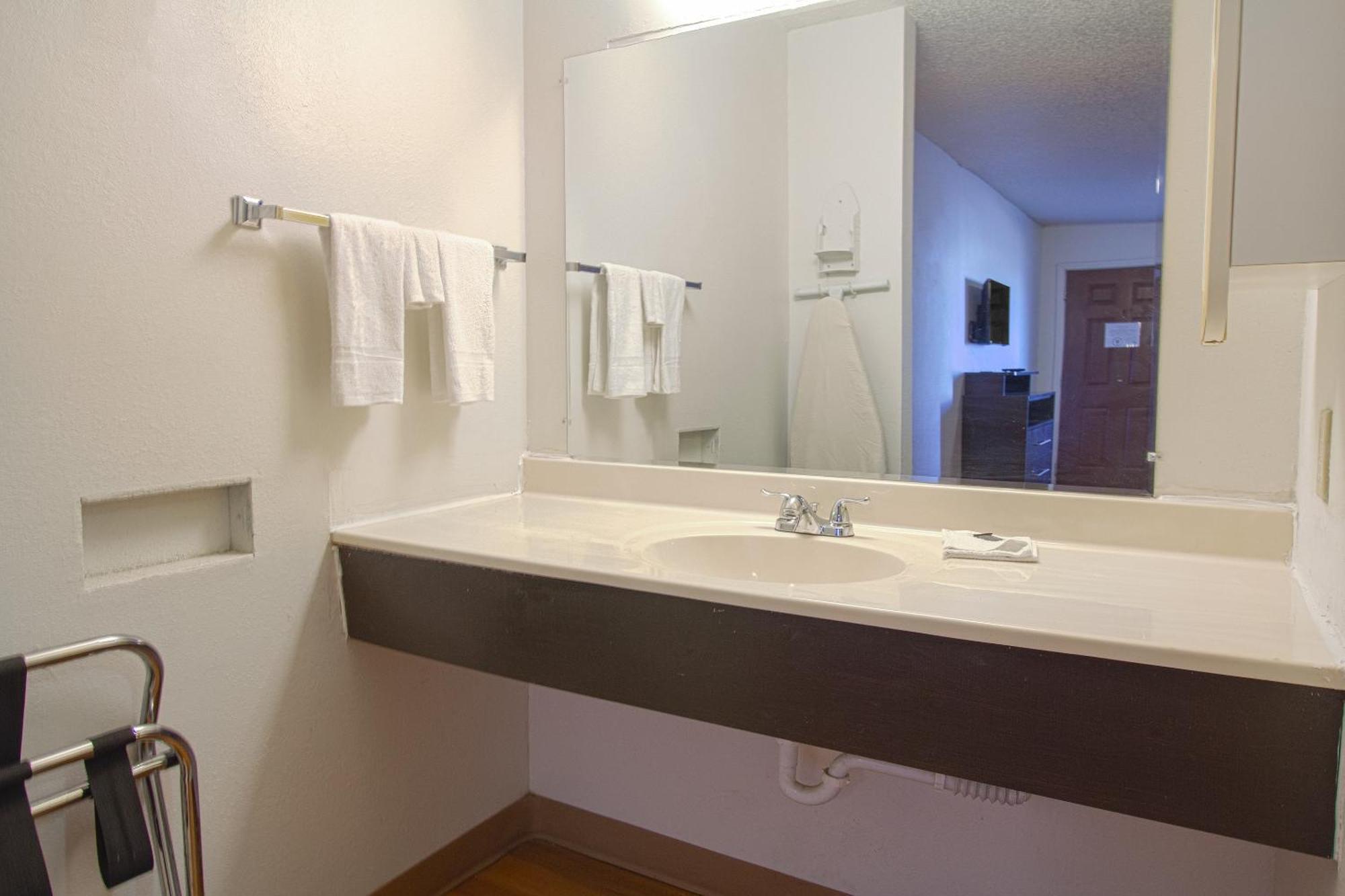 Studio Inn Extended Stay Oklahoma City Airport By Oyo ภายนอก รูปภาพ