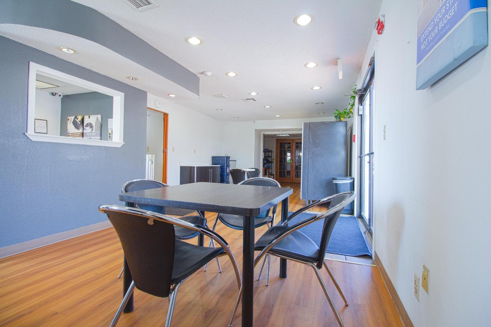 Studio Inn Extended Stay Oklahoma City Airport By Oyo ภายนอก รูปภาพ